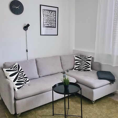 Modernes Zentrales Apartment بروشسال المظهر الخارجي الصورة